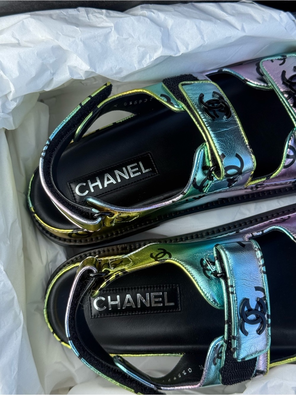 Chanel "Dad Sandals" from the Resort 2023 collection - Picture 2 of 5